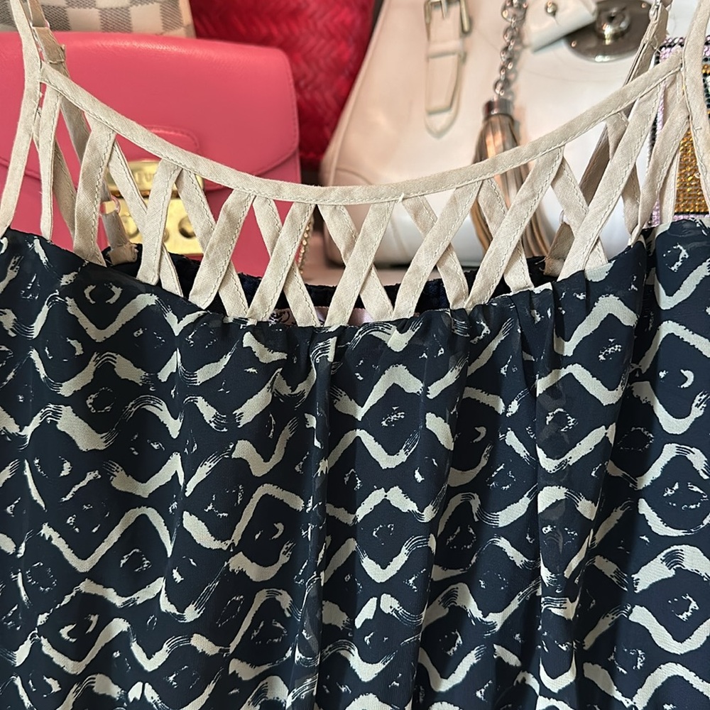 Drawstring patterned dress - Picture 2 of 11